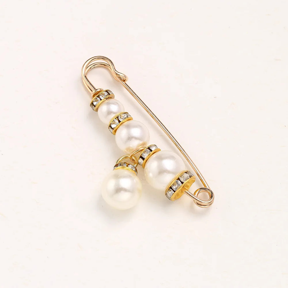 Women’s Pearl Rhinestone Brooch – Cute Skirt Waist Pin