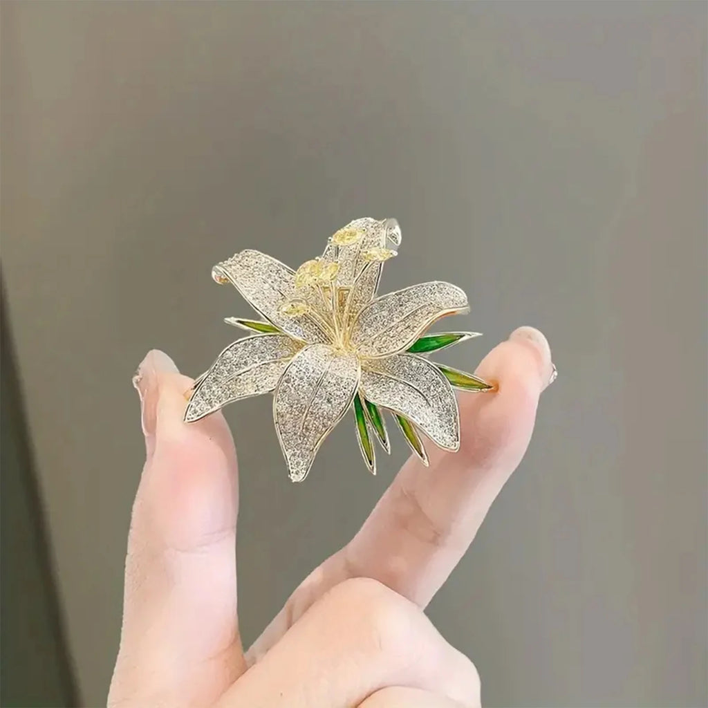 Luxurious Lily Flower Brooch – Elegant Fashion Pin