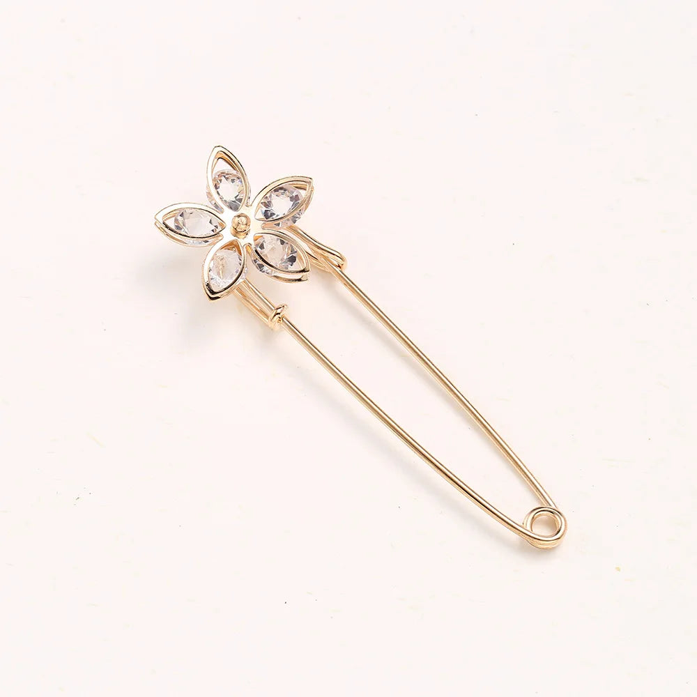 Women’s Pearl Rhinestone Brooch – Cute Skirt Waist Pin