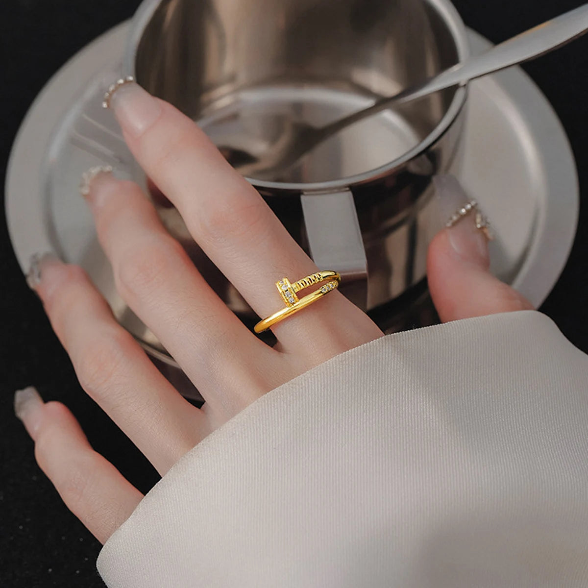 Light Luxury Gold Nail Ring