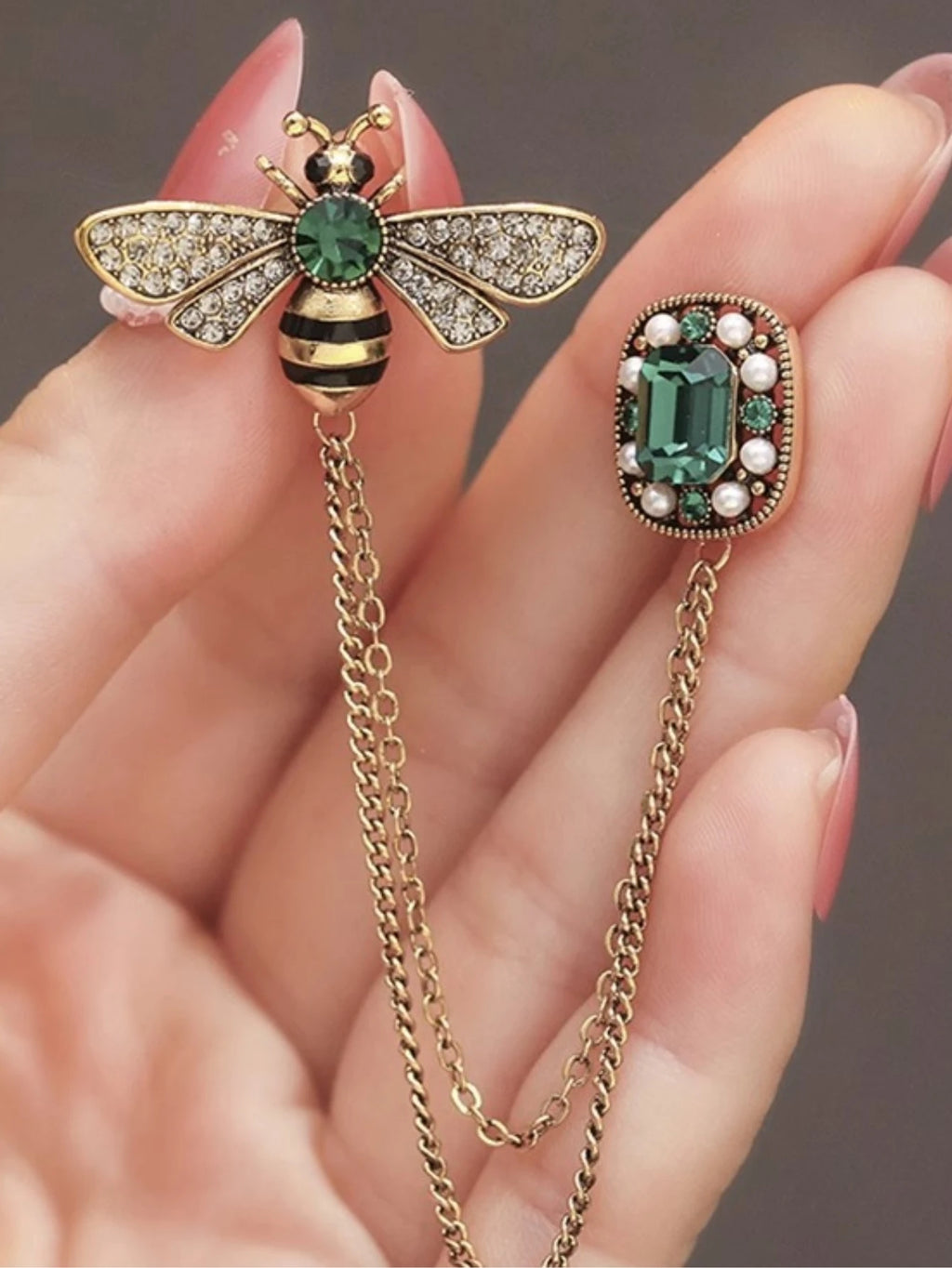 Bee Crystal Tassel Brooch – Luxury Women’s Sweater Pin